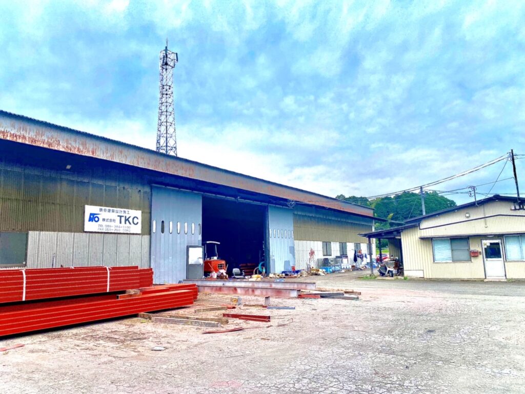 三重県 津市 鉄骨工事 鉄骨 母屋 胴縁 鉄骨加工 溶接工事 建設会社 