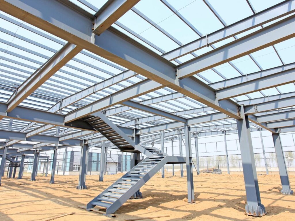 三重県 津市 鉄骨工事 鉄骨 母屋 胴縁 鉄骨加工 溶接工事 建設会社